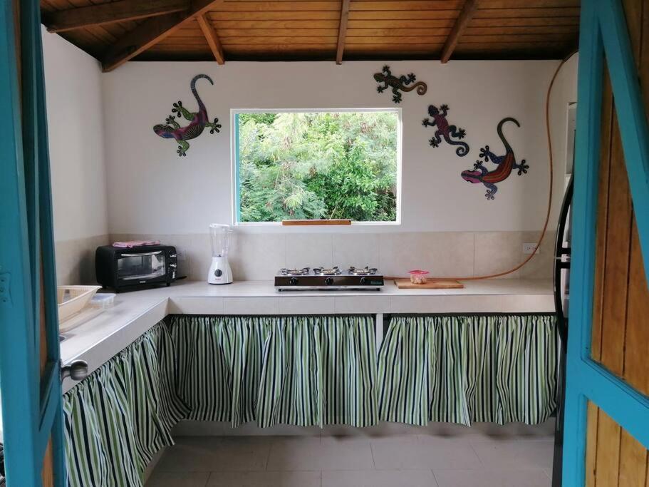 Mi Hermosa - Casa Islena A 70 Metros De La Playa Archibolds Экстерьер фото